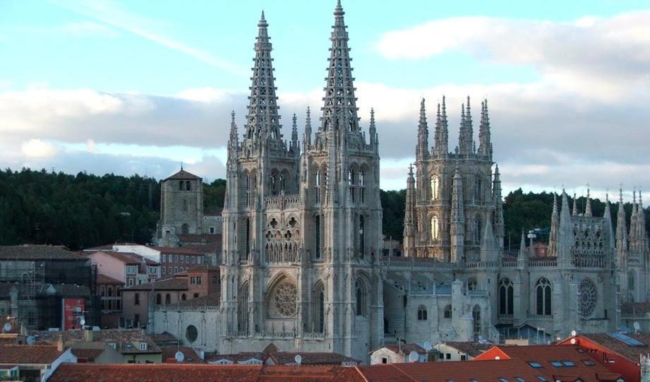 Cardenal Segura - Rozando La Catedral- Centro Historico Burgo Extérieur photo